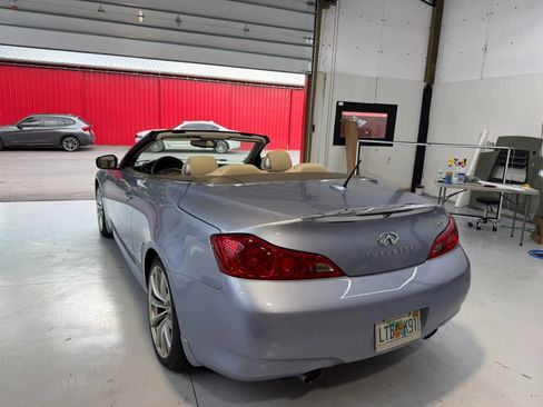 Used 2009 INFINITI G37 Convertible w/ Premium Pkg RWD image 3