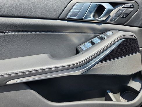 Used 2021 BMW X7 xDrive40i w/ M Sport Package image 23