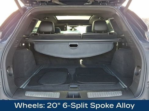 Used 2025 Cadillac XT5 Premium Luxury AWD/4WD image 39