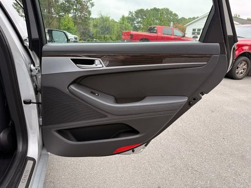 Used 2015 Hyundai Genesis 3.8 RWD image 22