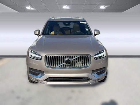 Certified 2024 Volvo XC90 B6 Ultimate w/ Protection Package Premier image 6