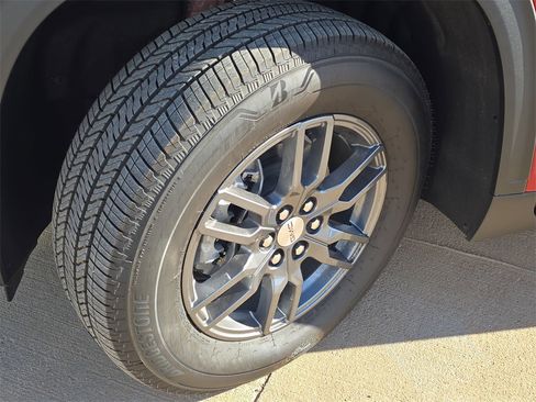 New 2026 GMC Acadia Elevation image 32