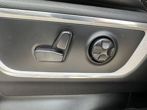 Used 2019 RAM 1500 Laramie AWD/4WD image 34