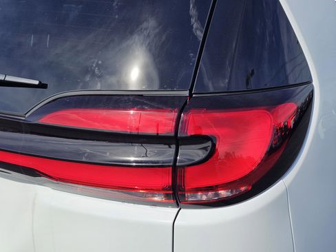 New 2026 Chrysler Pacifica Select image 9