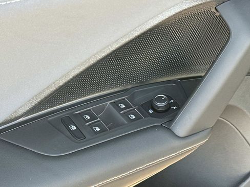 New 2025 Volkswagen Tiguan SE image 17