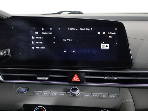 Used 2025 Hyundai Elantra SEL FWD image 27