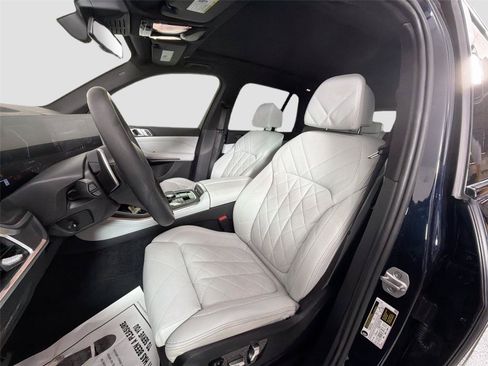 Used 2025 BMW X5 sDrive40i w/ M Sport Package RWD image 22