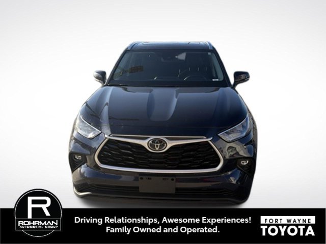 Used 2020 Toyota Highlander XLE AWD/4WD image 1
