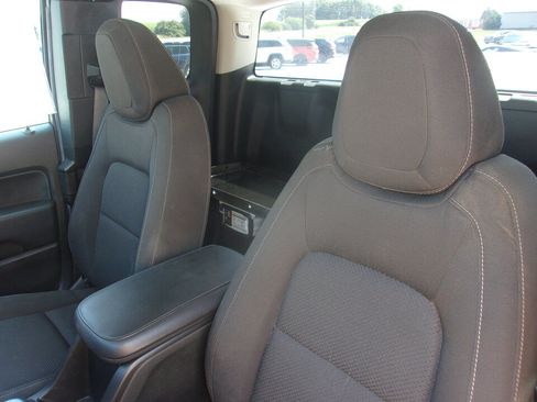 Used 2022 Chevrolet Colorado LT w/ Fleet Safety Package AWD/4WD image 12
