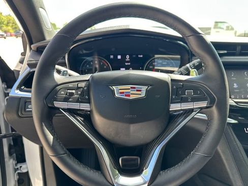 Used 2022 Cadillac XT6 Sport w/ Technology Package AWD/4WD image 31