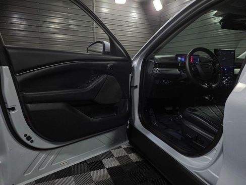 Used 2021 Ford Mustang Mach-E Select w/ Comfort/Appearance Package AWD/4WD image 31