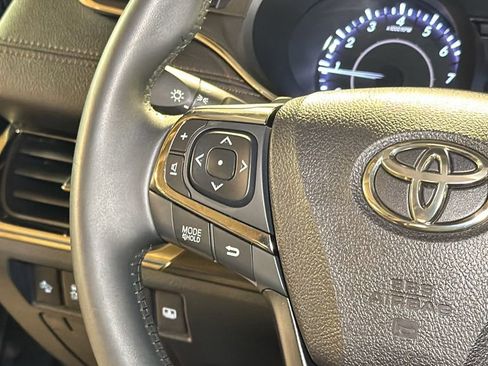 Used 2016 Toyota Avalon Limited image 20