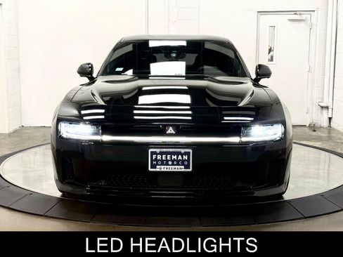 Used 2024 Dodge Charger Daytona Scat Pack w/ Plus Group AWD/4WD image 3