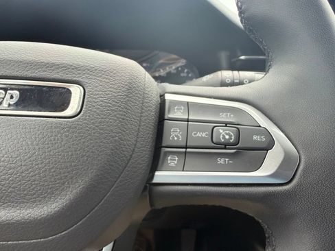 Used 2025 Jeep Compass Limited AWD/4WD image 21