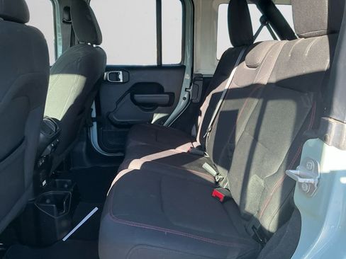 Used 2023 Jeep Wrangler Unlimited Rubicon image 13