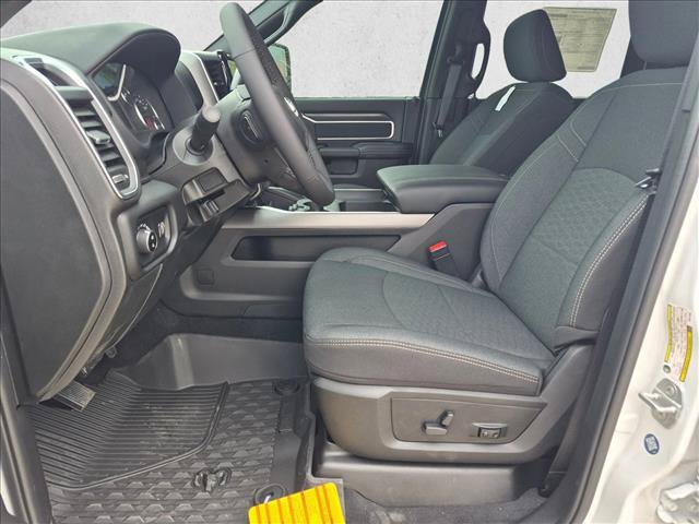 New 2026 RAM 3500 Big Horn AWD/4WD image 4