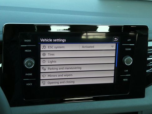 New 2025 Volkswagen Jetta SE image 40