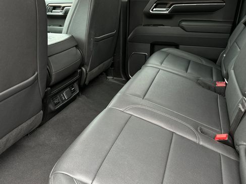 Used 2024 GMC Sierra 1500 SLT image 14