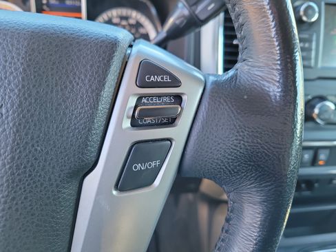 Used 2019 Nissan Titan SL w/ Chrome Package image 16