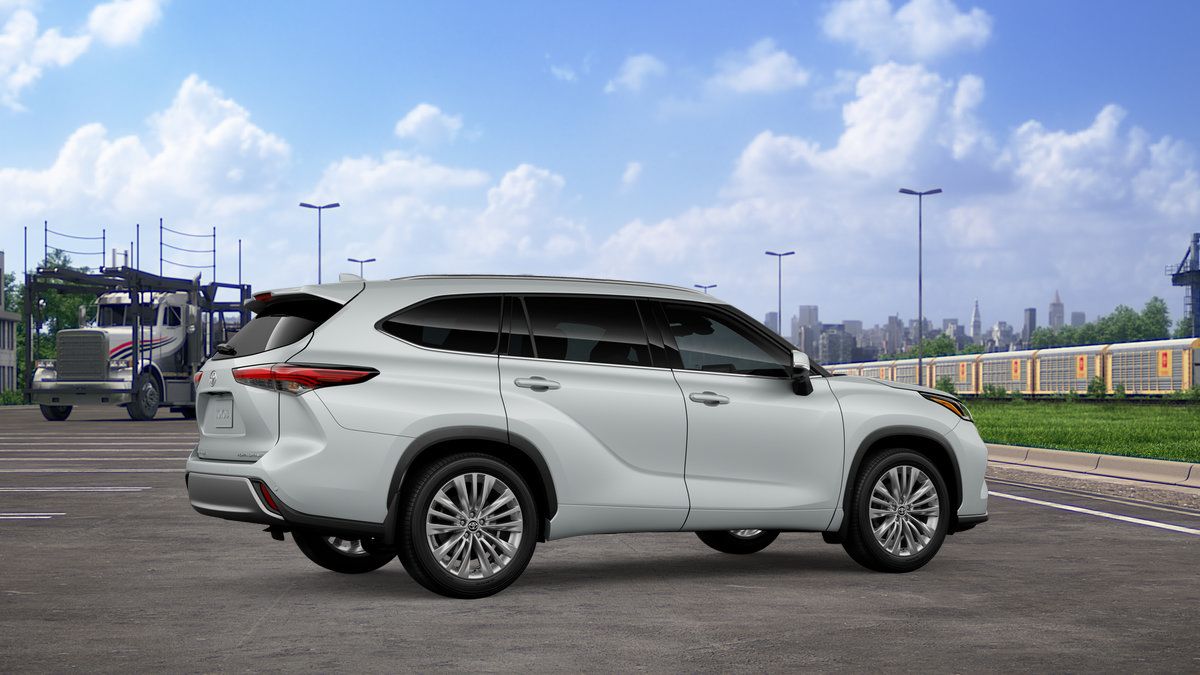 New 2026 Toyota Highlander Platinum AWD/4WD image 13