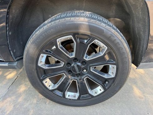 Used 2020 GMC Yukon XL Denali w/ Denali Ultimate Package AWD/4WD image 3