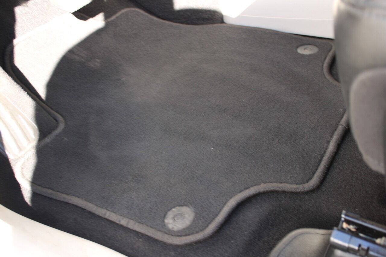 Used 2020 Chrysler Pacifica Touring-L FWD image 35