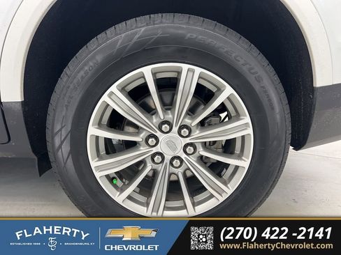 Used 2018 Cadillac XT5 Luxury w/ Driver Awareness Package image 20