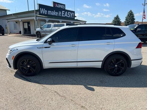 Used 2024 Volkswagen Tiguan SE R-Line AWD/4WD image 5