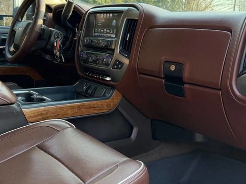 Used 2016 Chevrolet Silverado 2500 High Country w/ Duramax Plus Package image 29