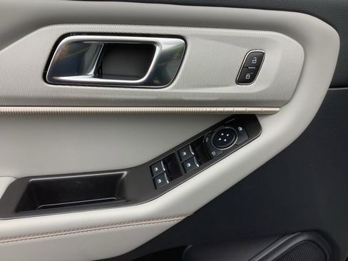 New 2026 Ford Explorer Active w/ Active Comfort Package image 12