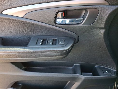 Used 2021 Honda Passport Sport image 12