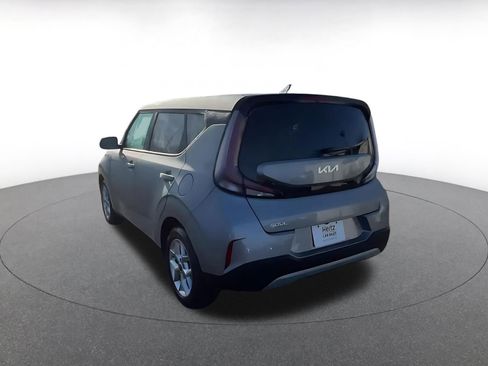 Used 2025 Kia Soul LX w/ LX Technology Package image 11