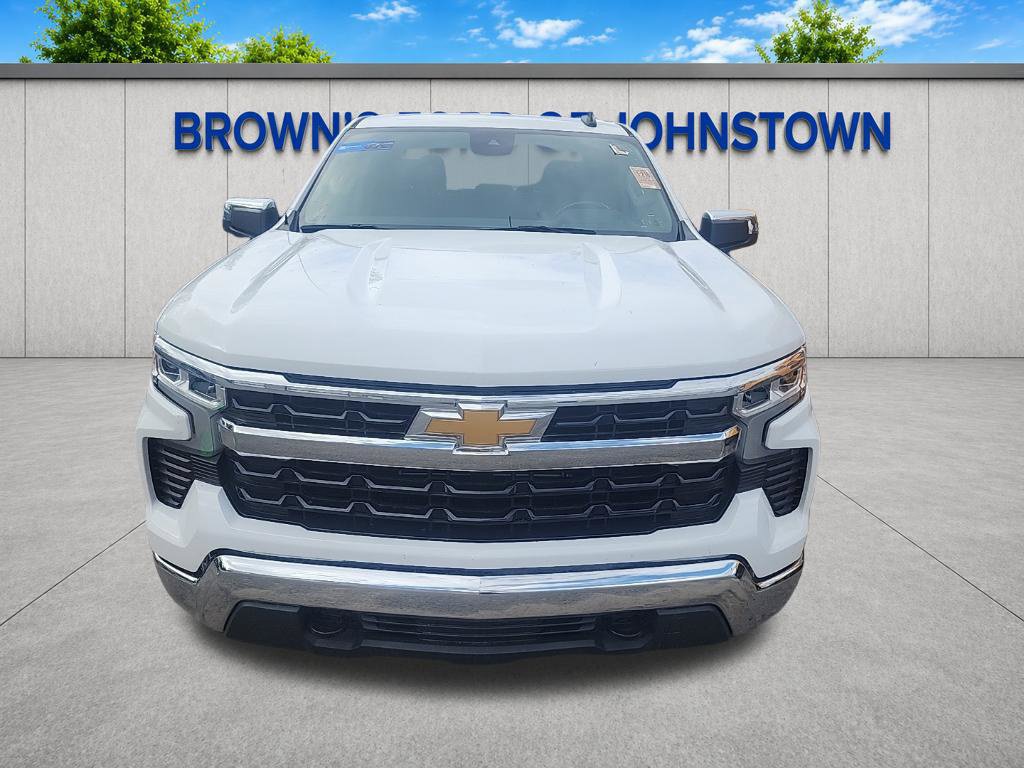 Used 2022 Chevrolet Silverado 1500 LT AWD/4WD image 3