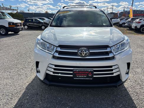 Used 2019 Toyota Highlander XLE image 2