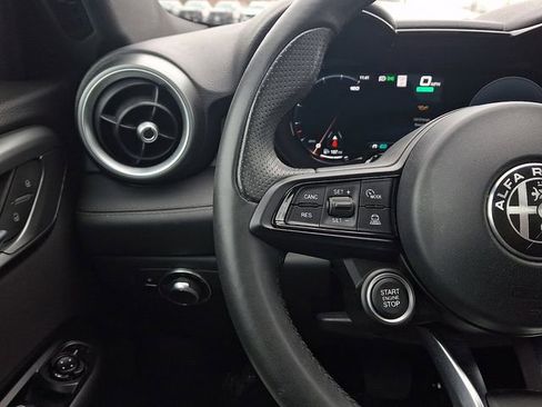 Used 2024 Alfa Romeo Tonale Ti w/ Premium Interior Package image 22