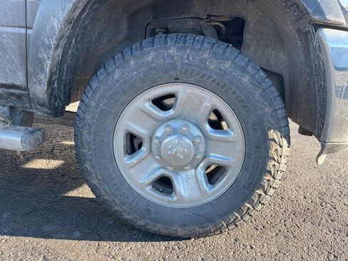 Used 2018 RAM 2500 Tradesman w/ Chrome Appearance Group image 12