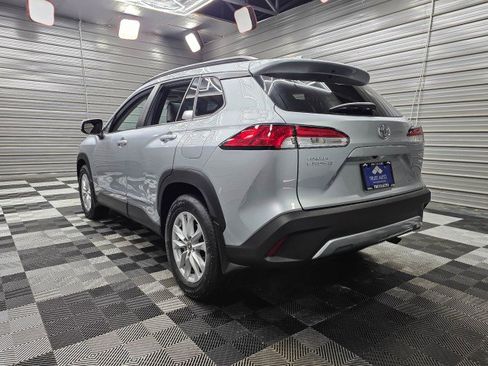 Used 2022 Toyota Corolla Cross LE w/ Moonroof Package AWD/4WD image 7