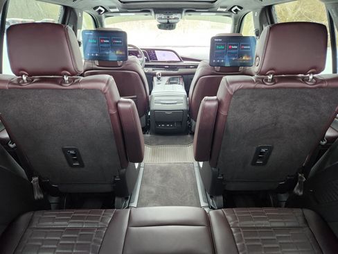 Used 2022 Cadillac Escalade Sport Platinum image 23