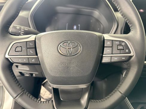 Certified 2024 Toyota Grand Highlander XLE image 16