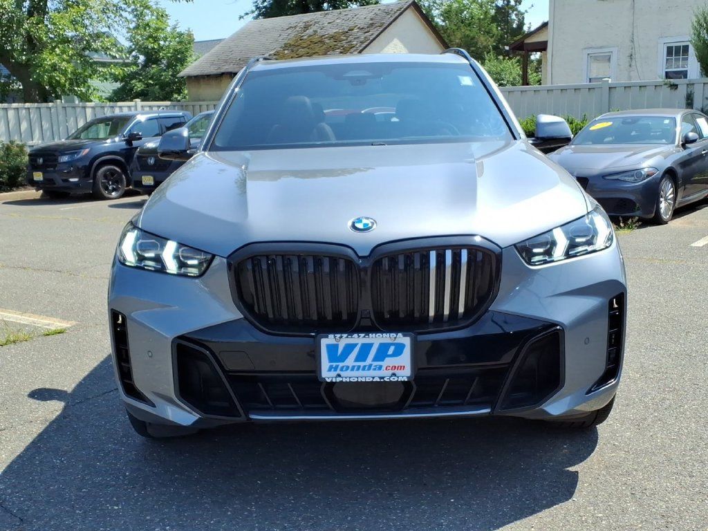 Used 2024 BMW X5 xDrive40i w/ M Sport Package AWD/4WD image 2