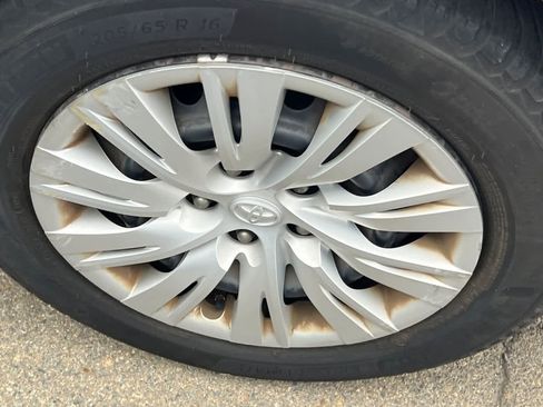 Used 2012 Toyota Camry LE FWD image 22