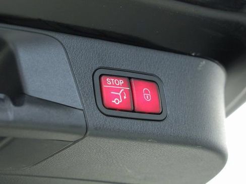 Used 2024 Mercedes-Benz GLB 250 image 41