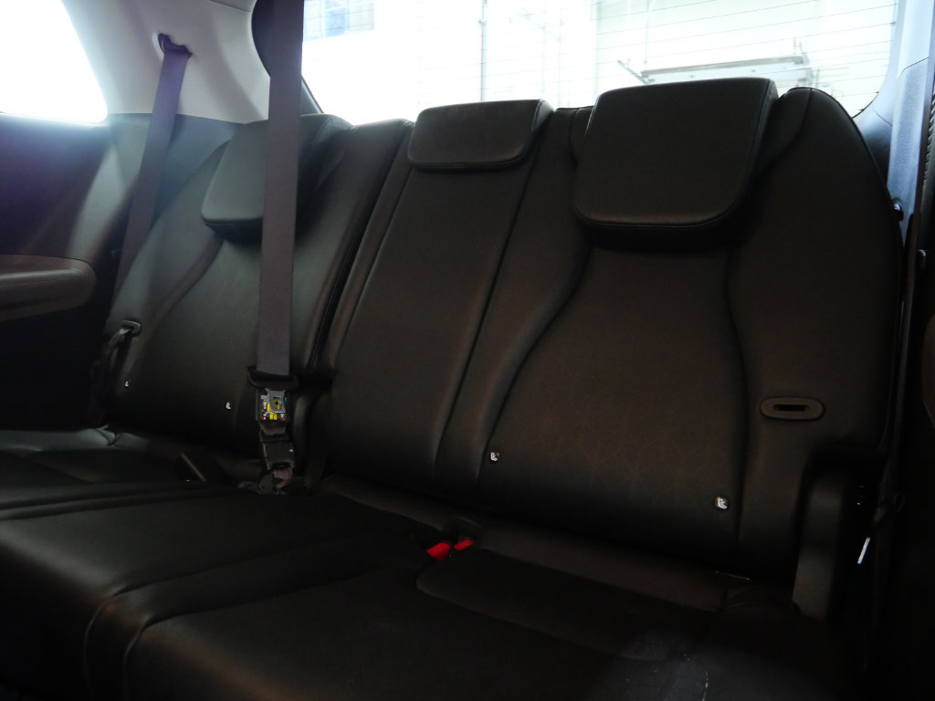 Used 2025 Kia Carnival FWD image 24