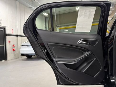 Used 2019 Mercedes-Benz GLA 250 4MATIC image 26