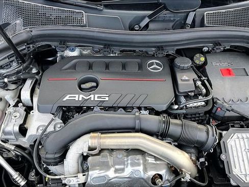 Used 2024 Mercedes-Benz GLA 35 AMG 4MATIC image 32