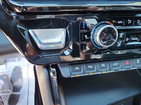 Used 2024 GMC Sierra 1500 AT4X image 22