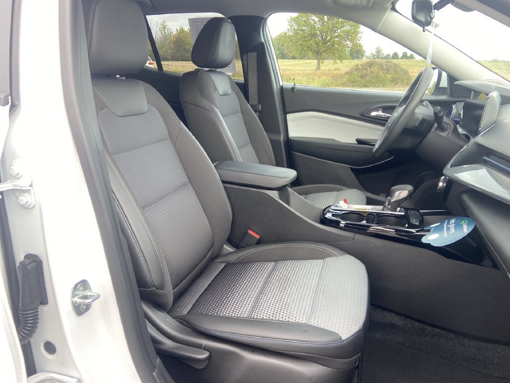 Certified 2024 Chevrolet Trax LT FWD image 26