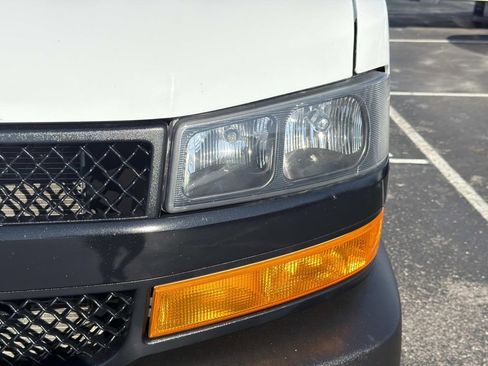 Used 2020 Chevrolet Express 3500 w/ Driver Convenience Package RWD image 9