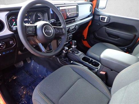 Used 2025 Jeep Wrangler Sport S image 10