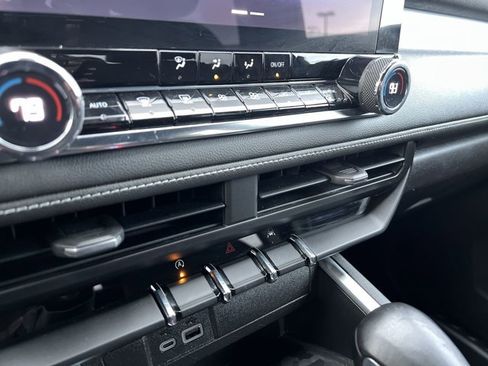 Used 2023 Chevrolet Colorado LT w/ LT Convenience Package image 11